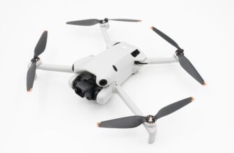 DJI Mini 4 Pro – רחפן קומפקטי לצילום אווירי
